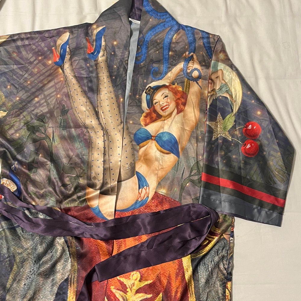 Vintage Style silky Pin-Up Robe with pockets